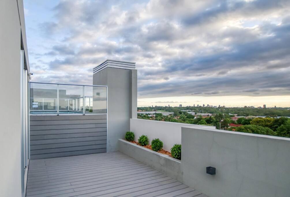 A Estrenar! Apartamento Con Pileta Zona Aeropuerto Wifi 200Mg Asunción Eksteriør bilde